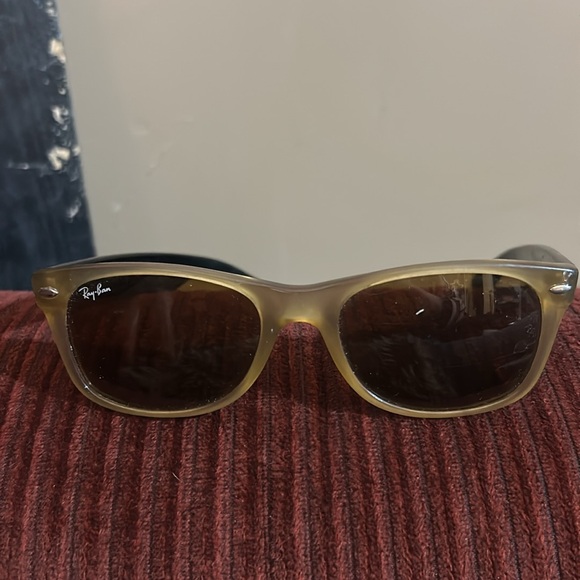 honey brown polorised ray ban sun glasses - Picture 9 of 11